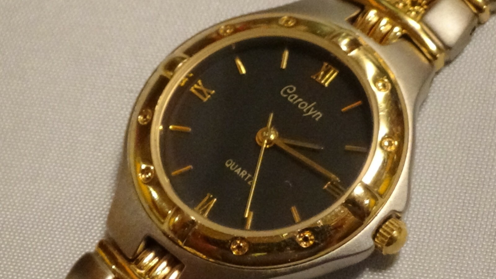 28mm 2 toned Carolyn watch quartz new battery