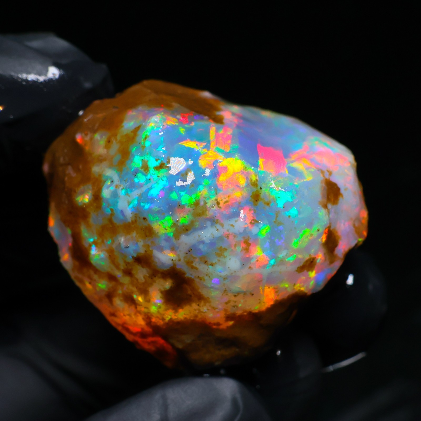 Natural Ethiopian Welo Opal Rough 102.40Ct Gemstone – Bright Play of Color Fire