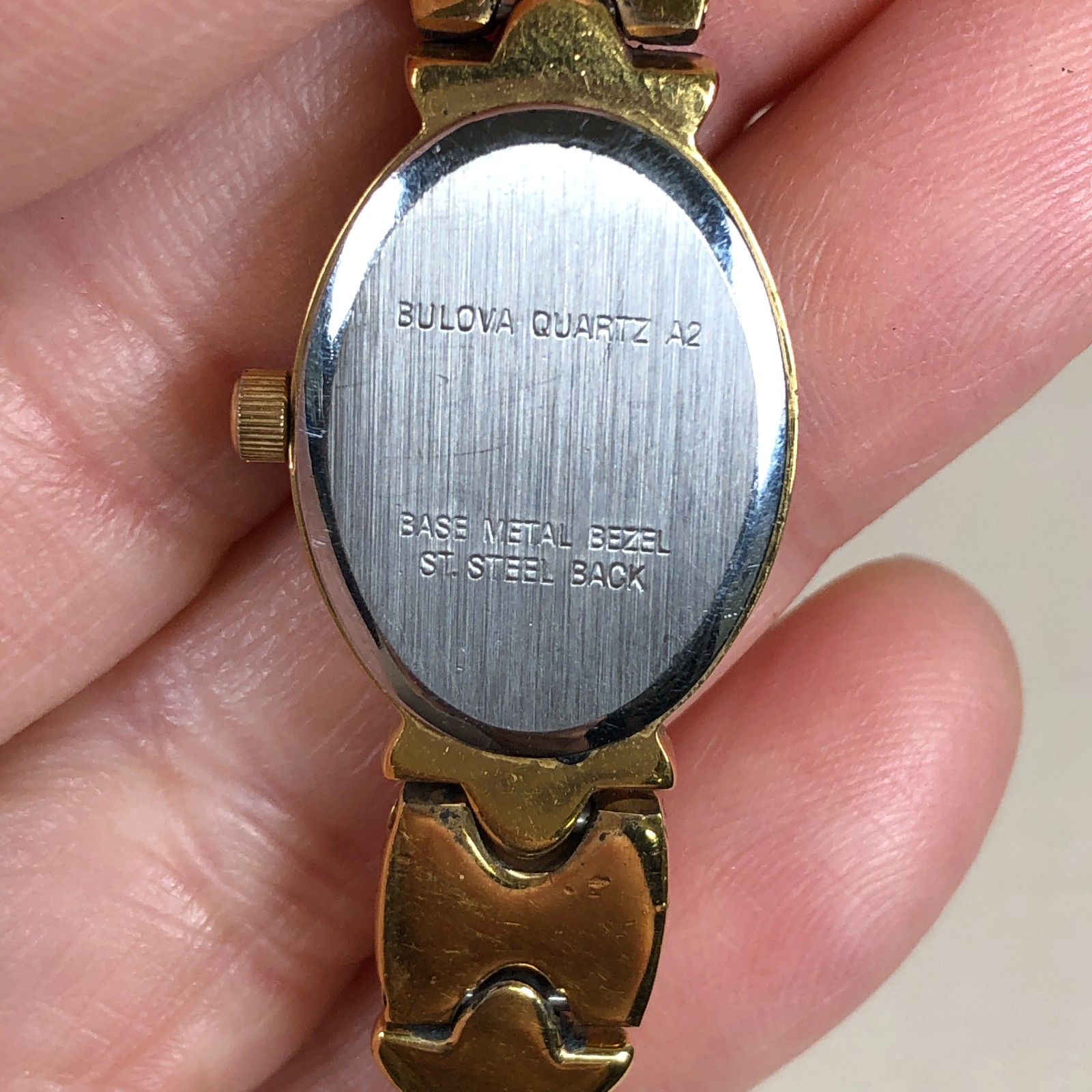 Bulova Women 98R34 Luxury Diamond Bezel Gold Tone Quartz Analog Watch 7 3/4″