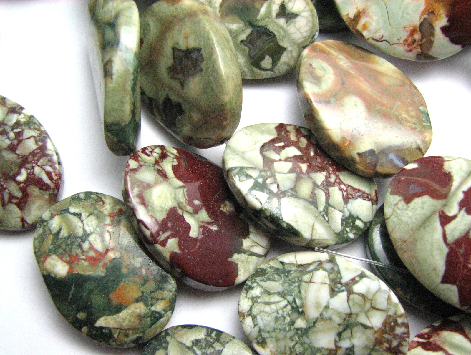 16.5″ Strand RHYOLITE 22x30mm Twist Oval Beads