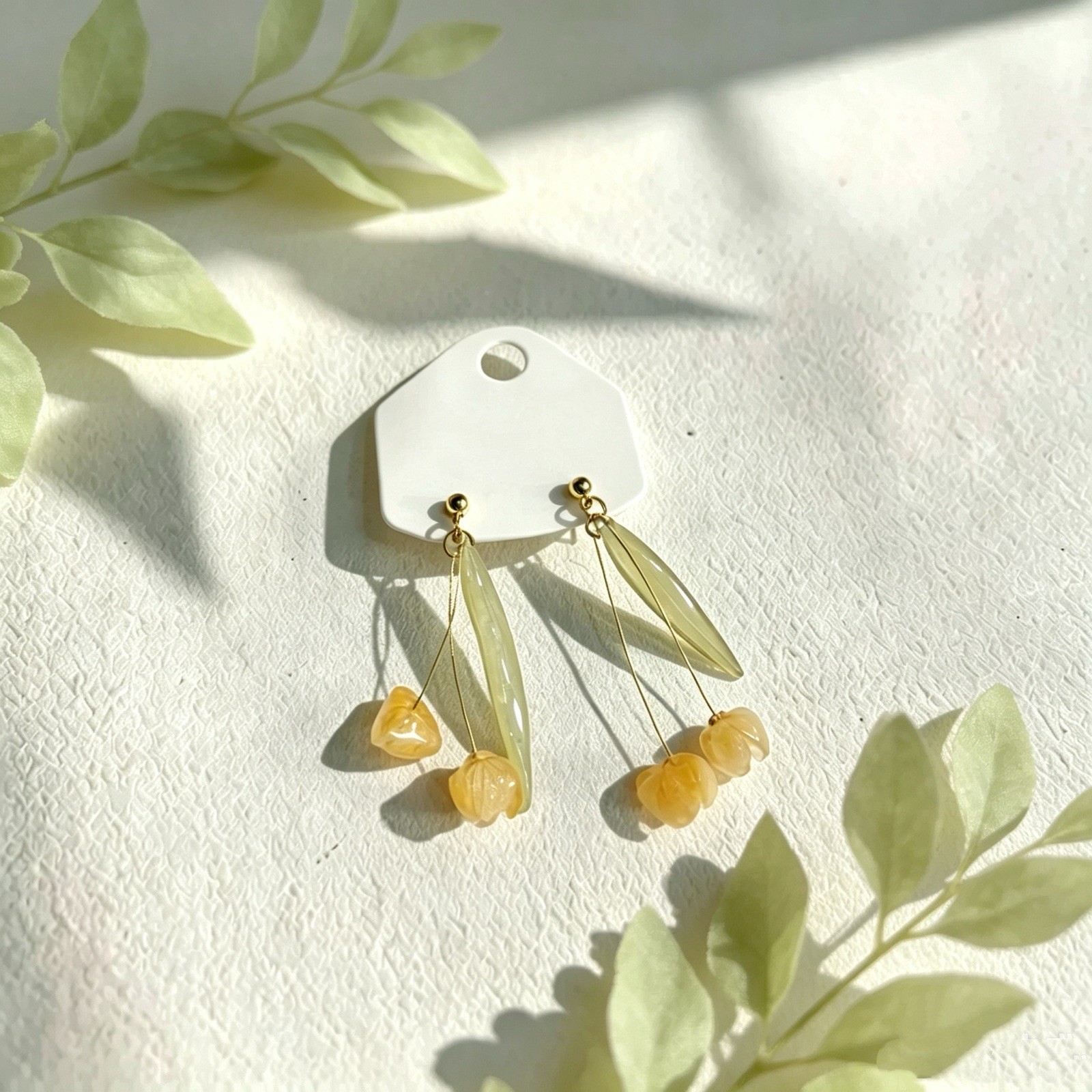 Handmade Dangle Earrings Yunnan Hydrangea Resin 18K Gold Plated Copper Alloy