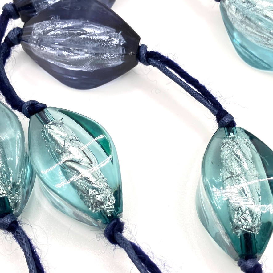 Chunky beaded necklace blue tone 92cm plastic glass effect costume jewellery