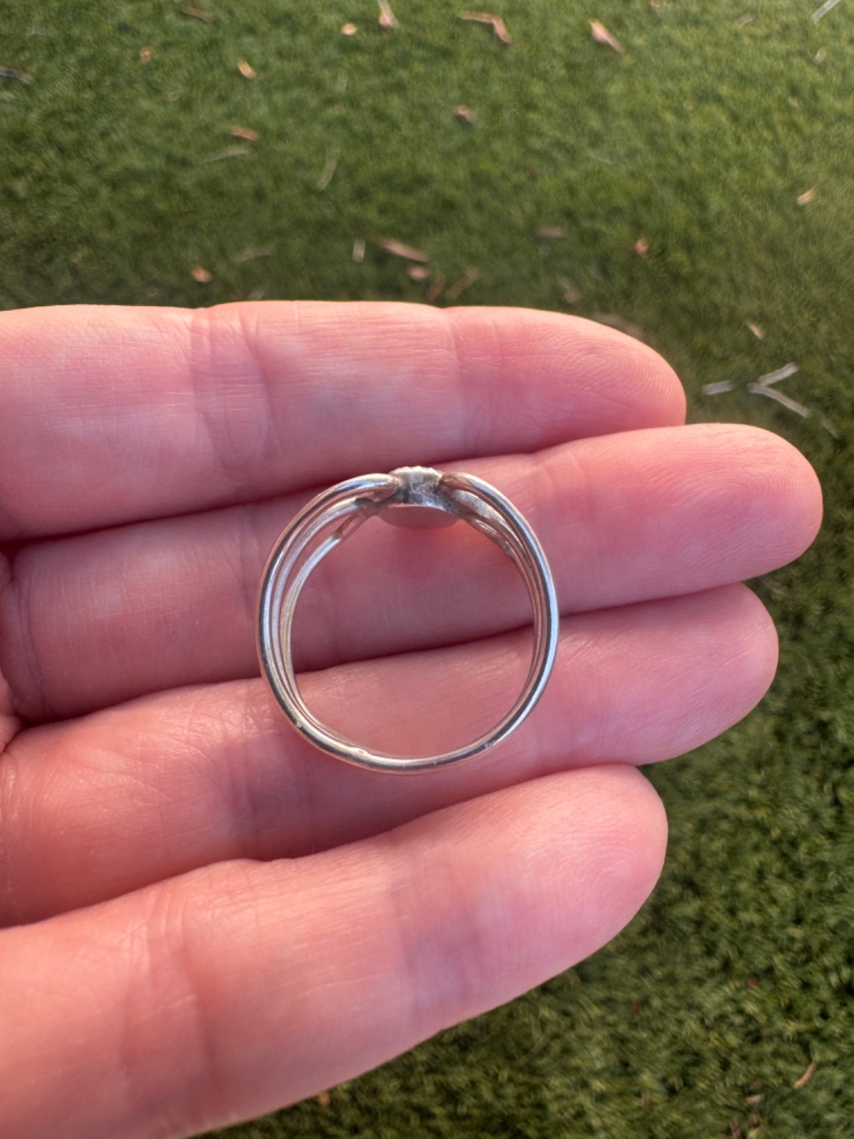 Sterling Silver Oval Opal ring Size 8.75 Neat band style 3.2 grams Estate