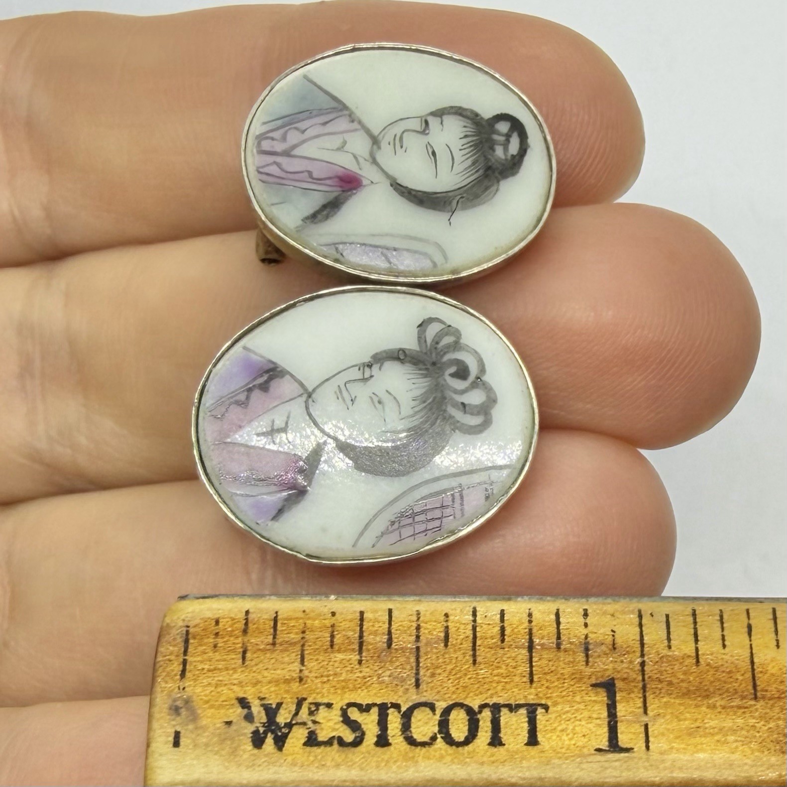 Vtg Chinese Export Painted Porcelain Shard Portrait 925 Bezel Earrings Omega