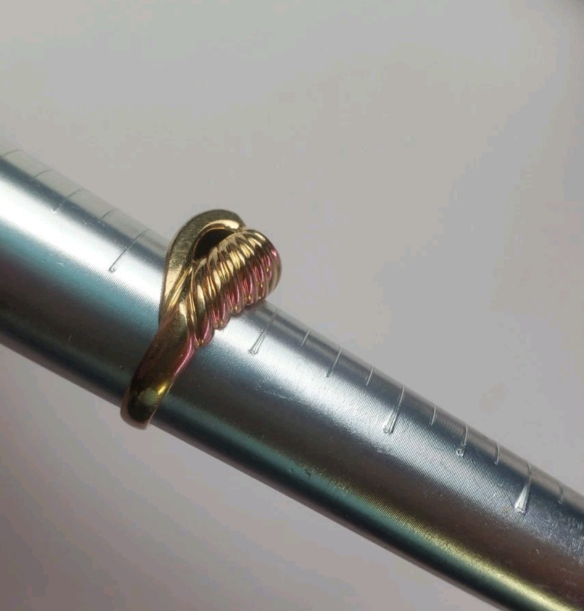 Vintage 10K Yellow Gold Wide Ribbed Wave Twisted Ring 4.38g Size 7.5