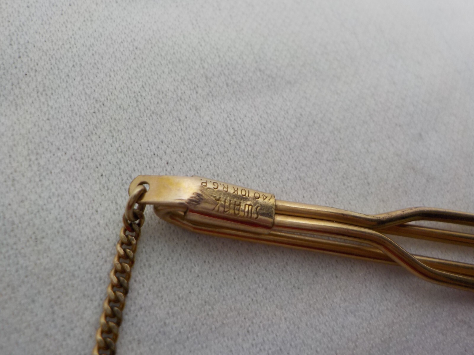 VINTAGE SWANK 1OK RGP TIE BAR WITH CHAIN