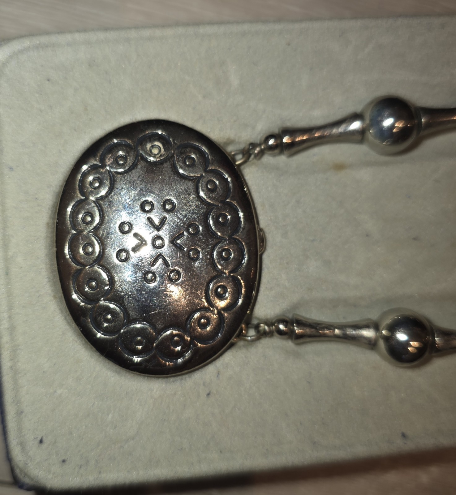 Vintage Estée Lauder 1973 Moonsilver Solid Perfume Locket Pendant Necklace 25”