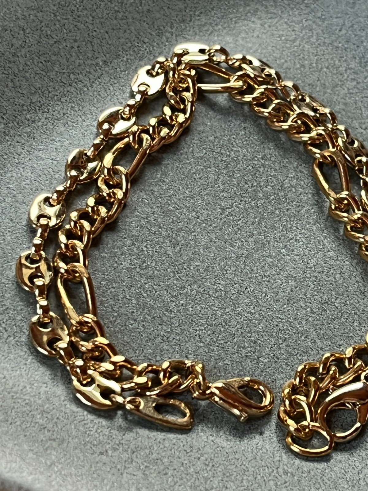 Lot of Fiagaro Chain & Flate Oval Goldtone Link Bracelet – 7 inches long x less