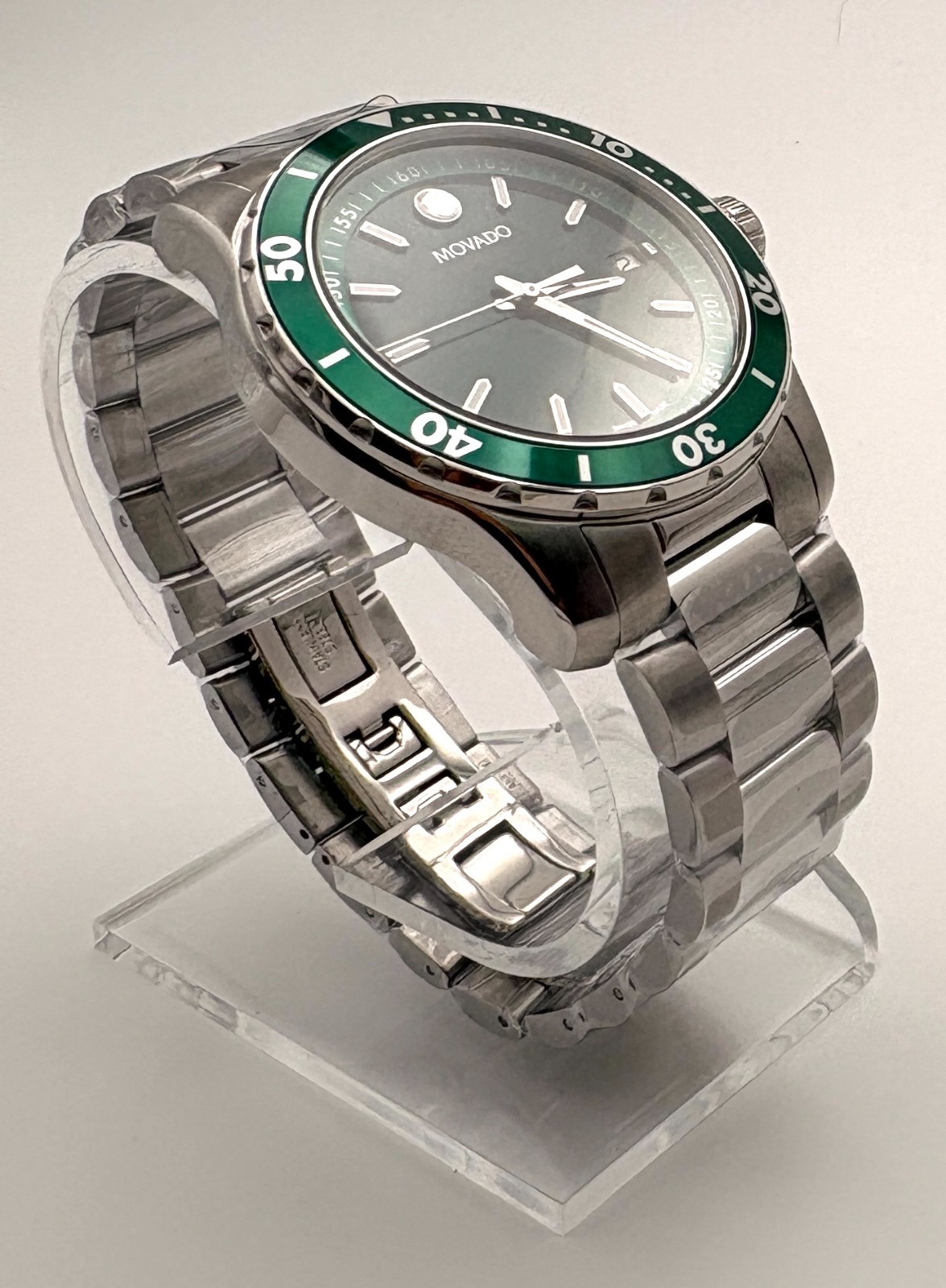 Movado 2600136 Series 800 Green Dial Stainless Steel Quartz Men’s 40mm Watch