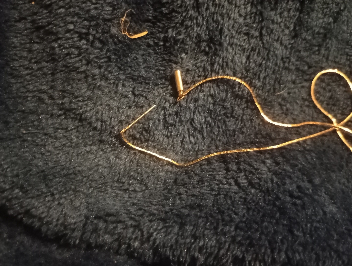 14 karat gold 30 inch necklace with unusual clasp