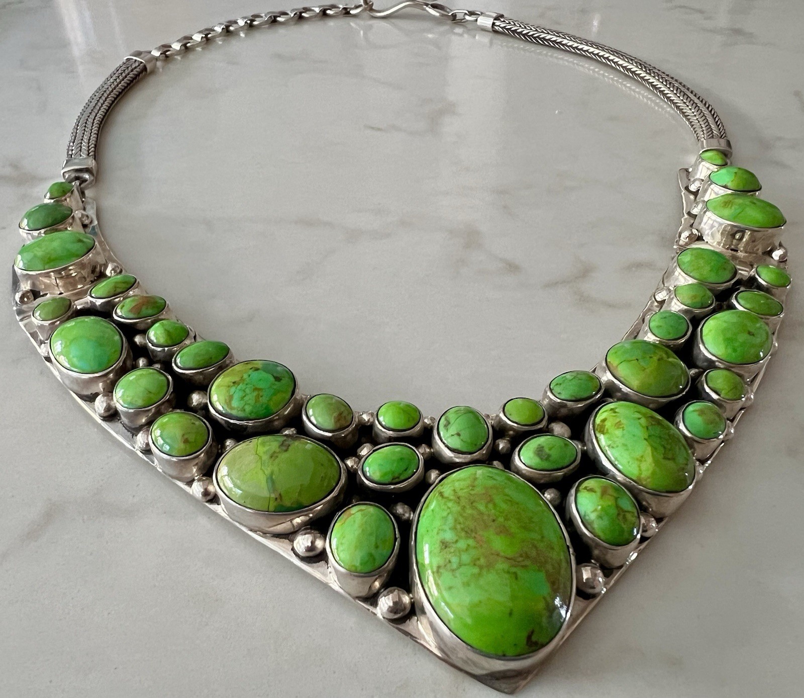 SOUTHWEST STYLE LIME GREEN TURQUOISE STERLING SILVER ARTISAN BIB COLLAR NECKLACE