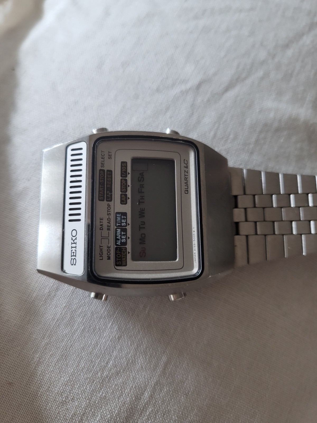 Seiko Men’s Vintage A159-5009-G Quartz LC Digital Watch