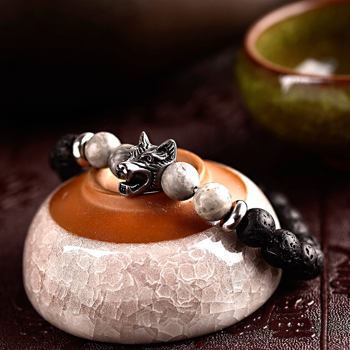 2Pcs Punk Men’s 8mm Lava Rock Diffused Stone Wolf Head Charm Bracelets Bangle