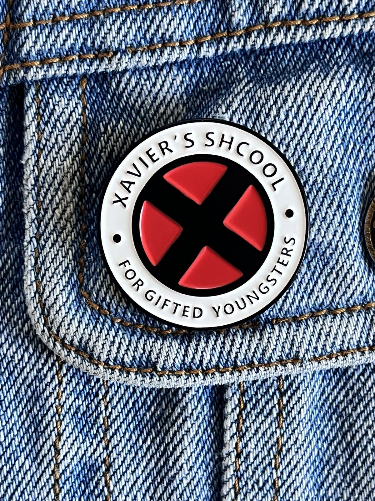 Marvel – X Men – Xavier’s School For Gifted Youngsters – Round Enamel Pin