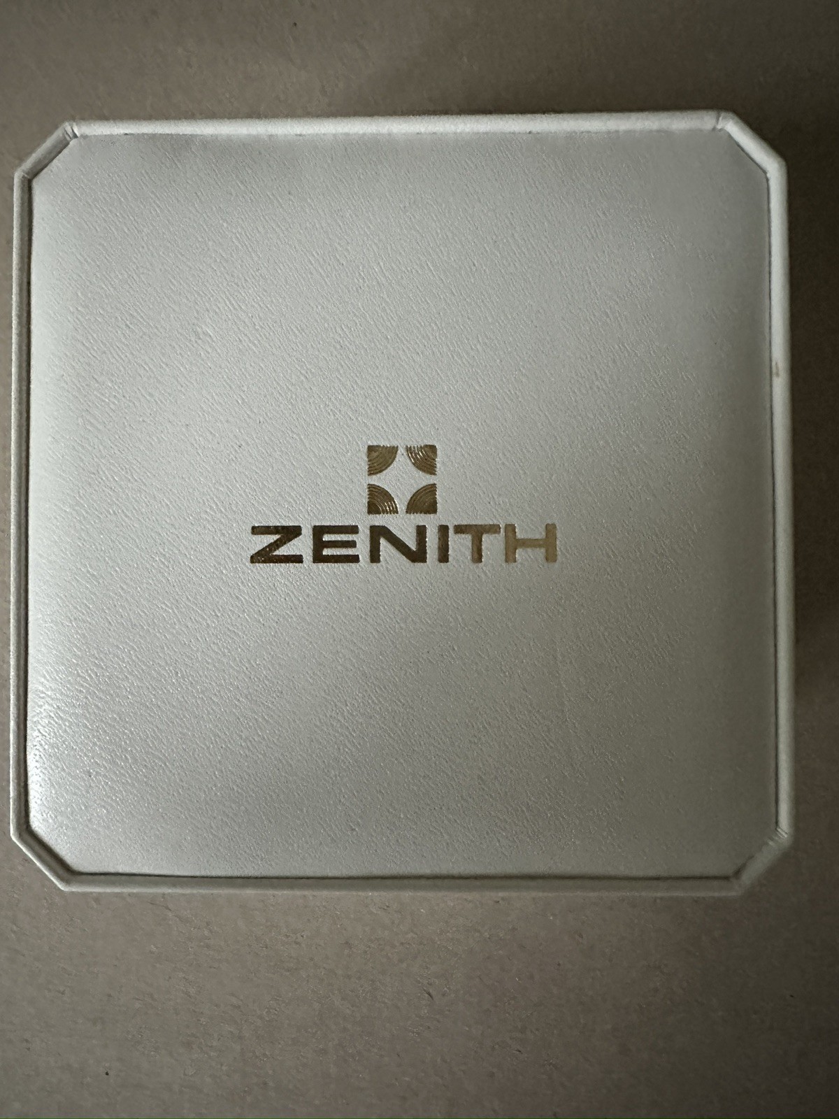 Vintage Zenith Pacific museum lady Quartz ETA 255.441 with box – working