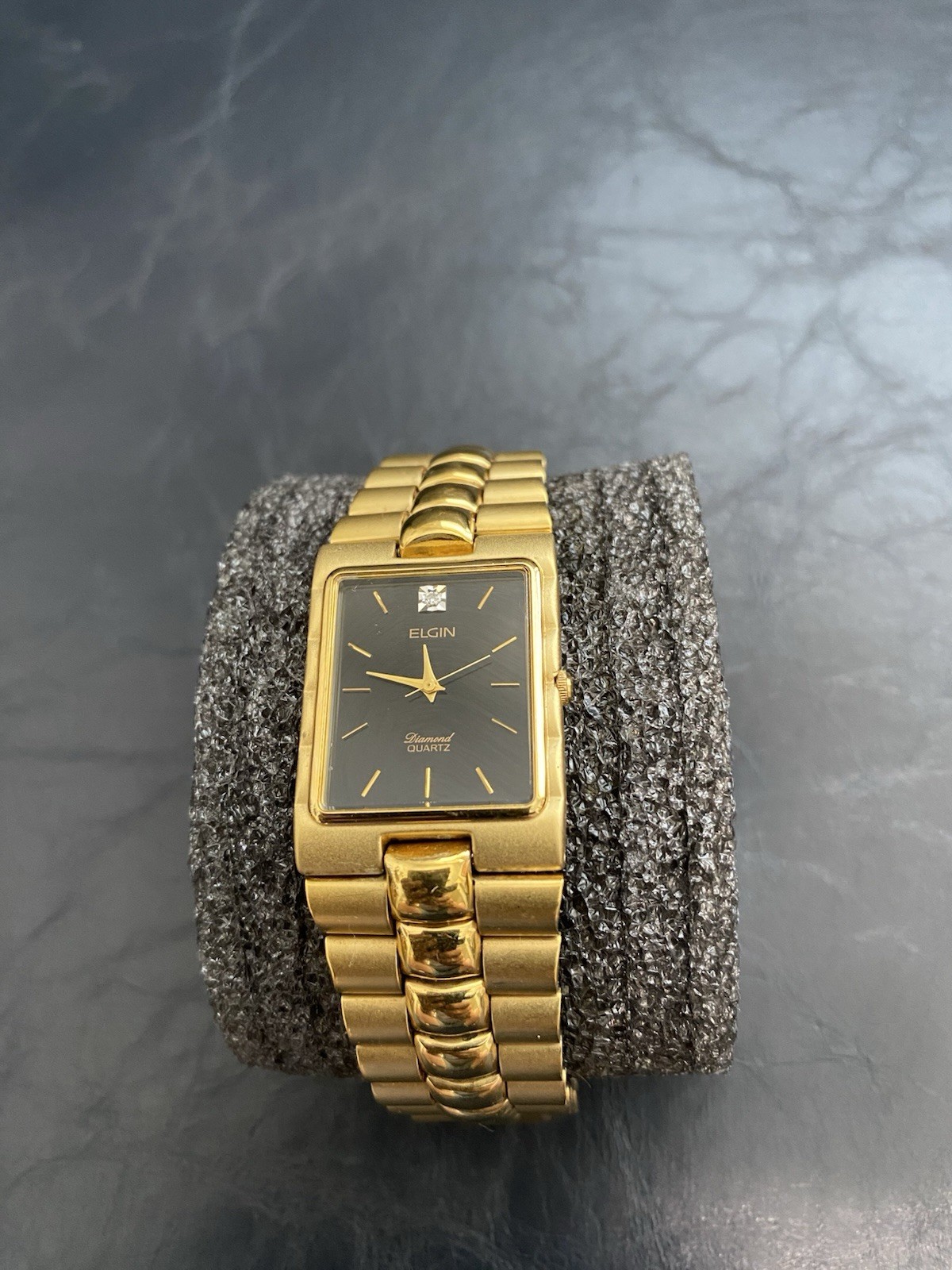 A Working Vintage Elgin Diamond Quartz Wrist Watch FM122-007 6L32 Original owner