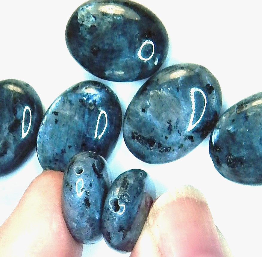 15ct Larvikite Labradorite Silver Blue Flash Oval Bead Natural Mined Norway