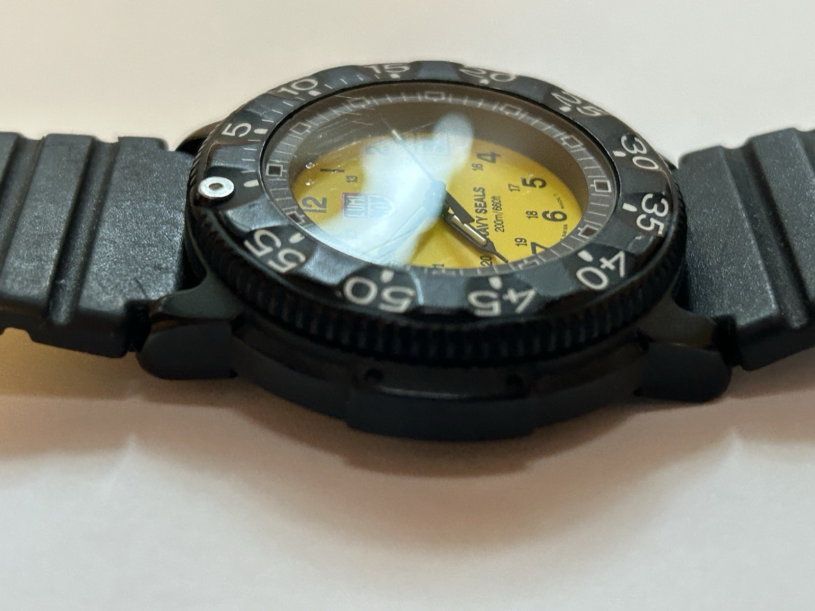 Luminox Navy Seals 200m 600ft Yellow Dial Quartz Watch 44mm Running
