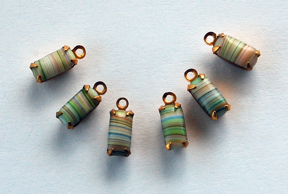 VINTAGE STRIPED GLASS OCTAGON PENDANT BEADS BRASS SETTING 4x8mm GREEN or BLUE