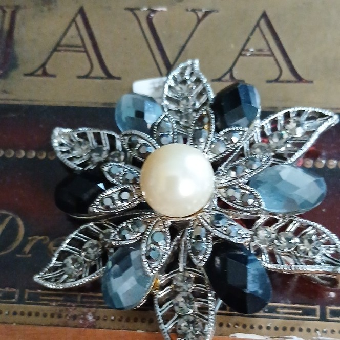 SilverTone Flower Brooch Pin Faux Pearl Center Black Gray Rhinestone Metal