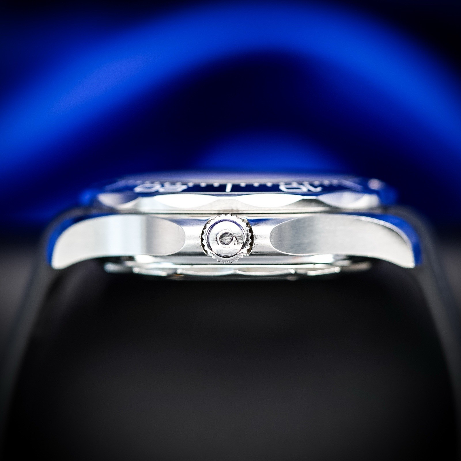 Omega Seamaster Diver 300M 210.32.42.20.04.001 42mm Steel White Dial Box Papers