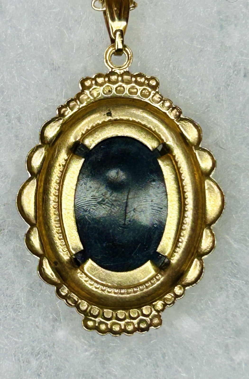 G Vintage Black & Ivory Cameo Pendant Necklace (c. 1975–1985)