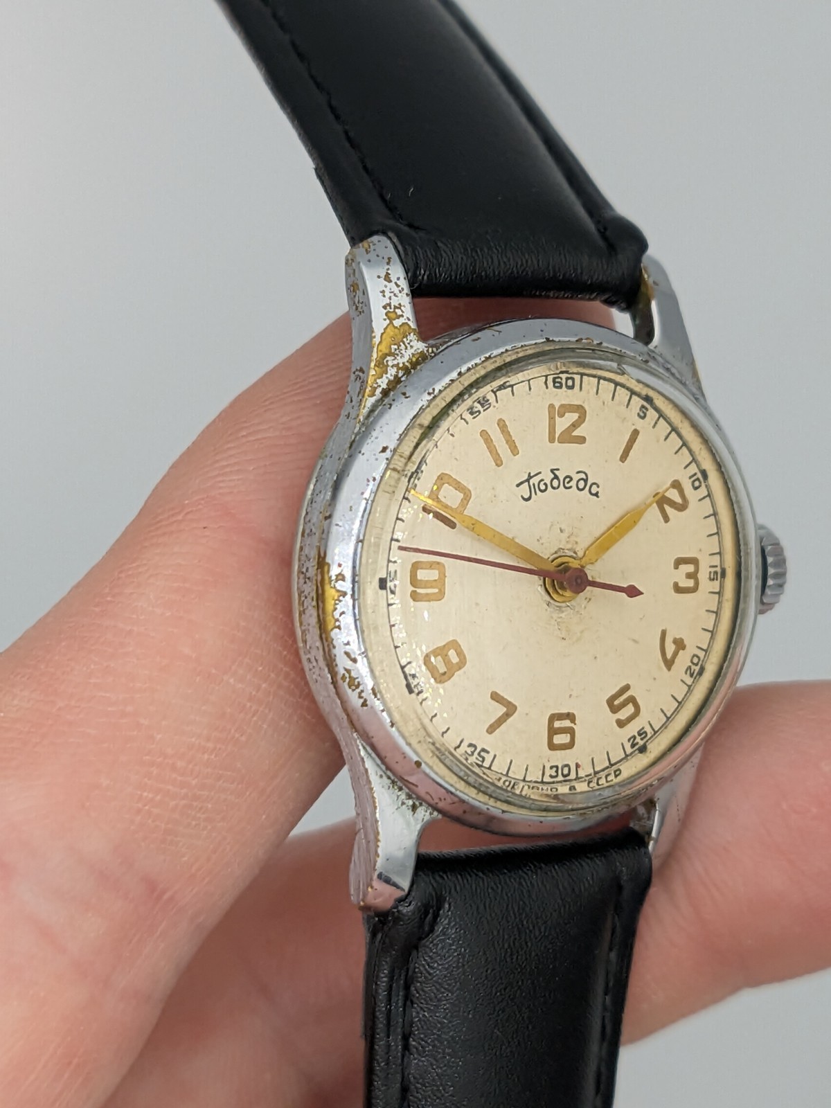 Pobeda Central Second 2609 Soviet USSR Mechanical Men Military Vintage Watch