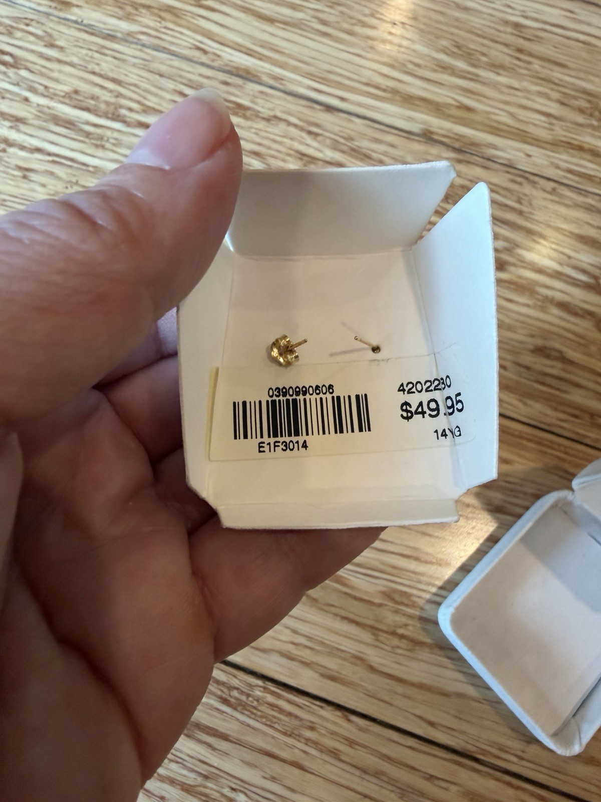 14k Yellow Gold Polished Love Knot Stud Earring .81 grams 10MM