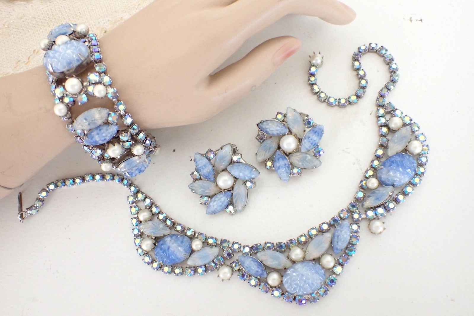 Vintage Juliana Style Blue Rhinestones Pearls Necklace Bracelet Earrings Set