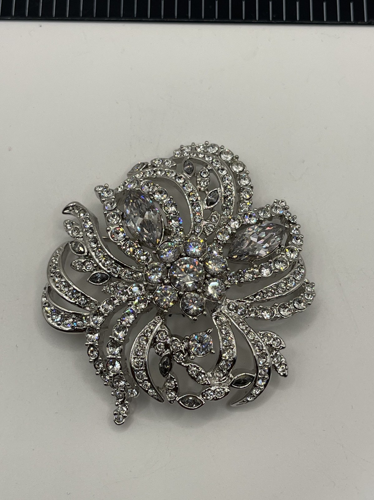 Joan Rivers Private Collection Crystal Flower Brooch Pin Removable Stem