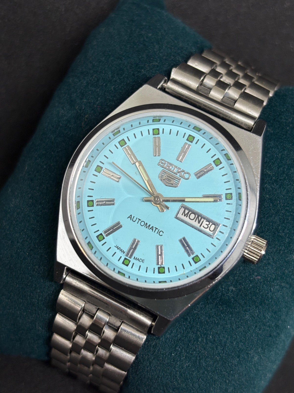 Vintage Seiko 5 Automatic 6309 Cal. Day/Date Japanese Men’s Wrist Watch