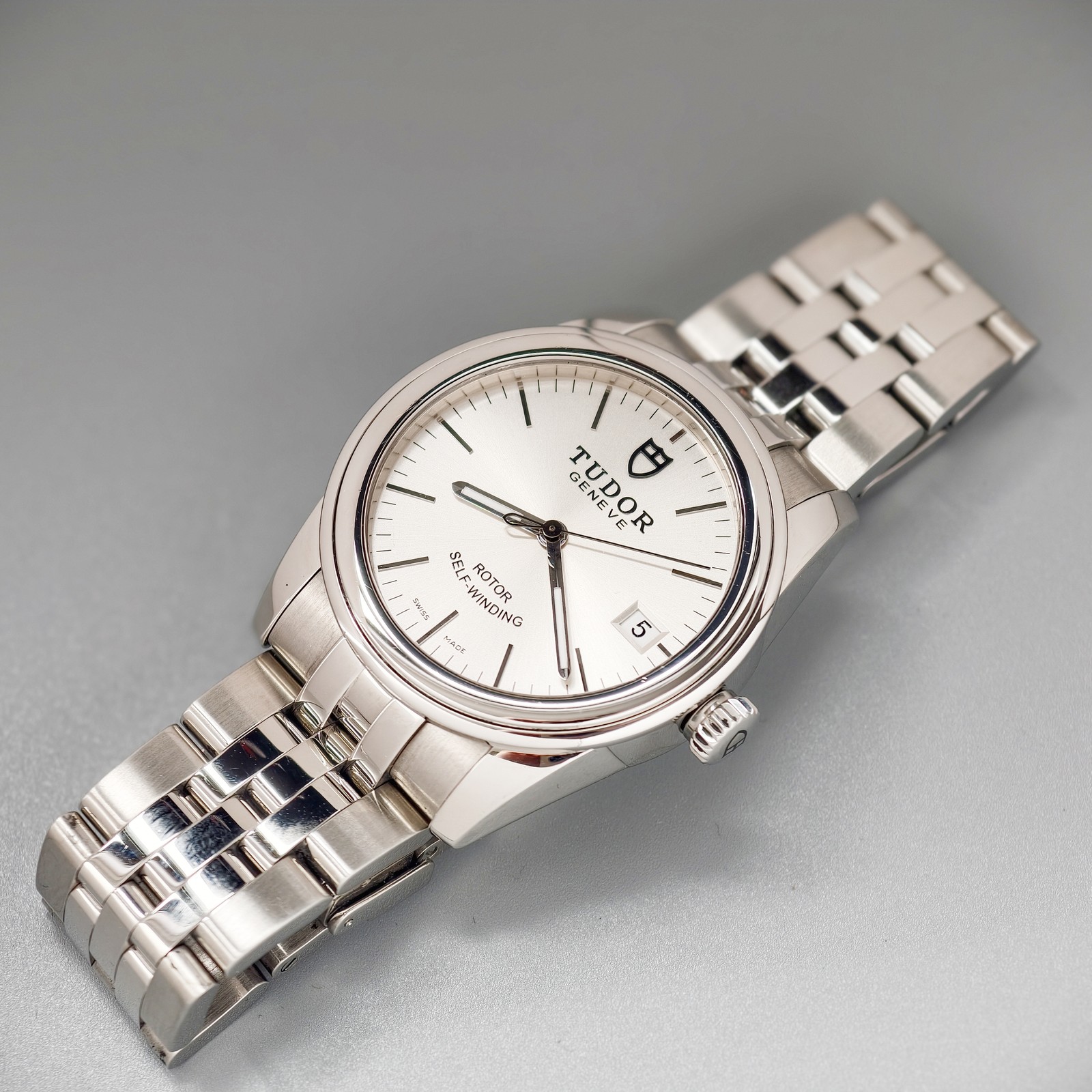 Tudor Sliver Scale Dial Glamour M55000-0005 Men’s Watch Automatic 36mm Date