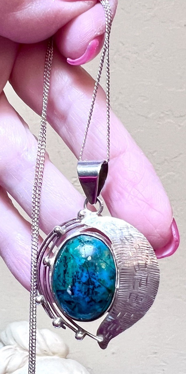 Beautiful Vintage Artisan/Studio Ornate Sterling Silver & Chrysocolla Necklace