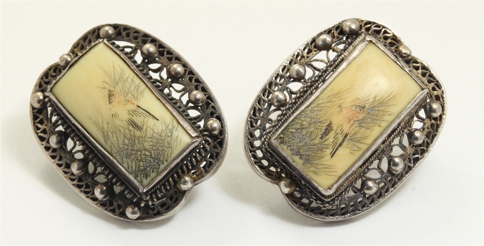 Vintage Chinese Export Sterling Silver Filigree Carved Bird Screwback Earrings