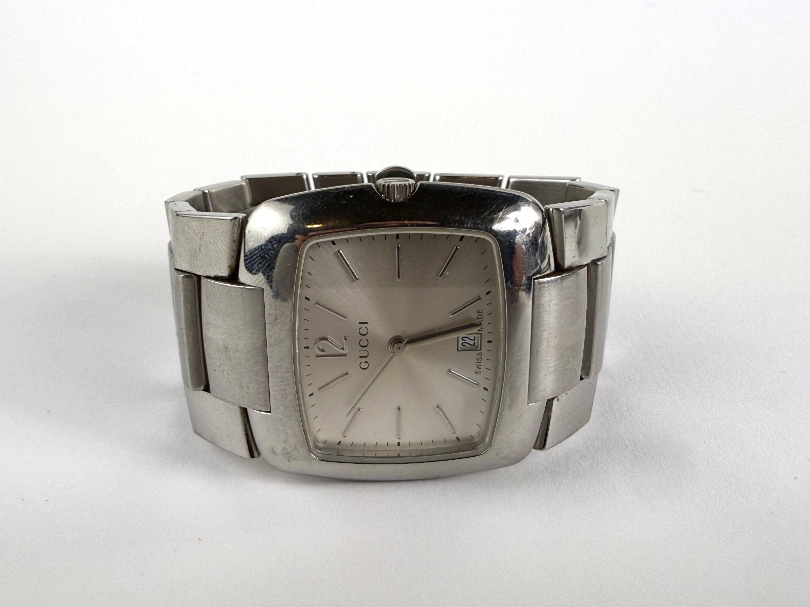 Gucci Stainless Steel 34mm 8500M Mens Silver Dial Quartz Watch New Battery