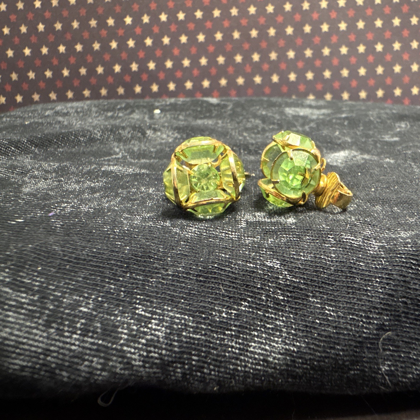 Green Simulated Crystal Clip-On Stud Earrings Gold Tone Prong Setting Round