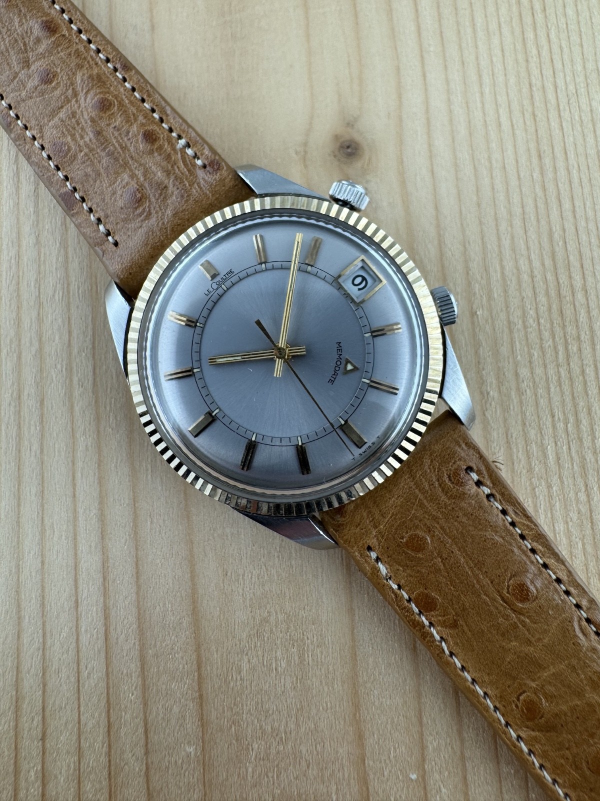 LECOULTRE MEMOVOX ALARM DATE STAINLESS STEEL AND GOLD-CAP 35MM HAND-WIND RARE!