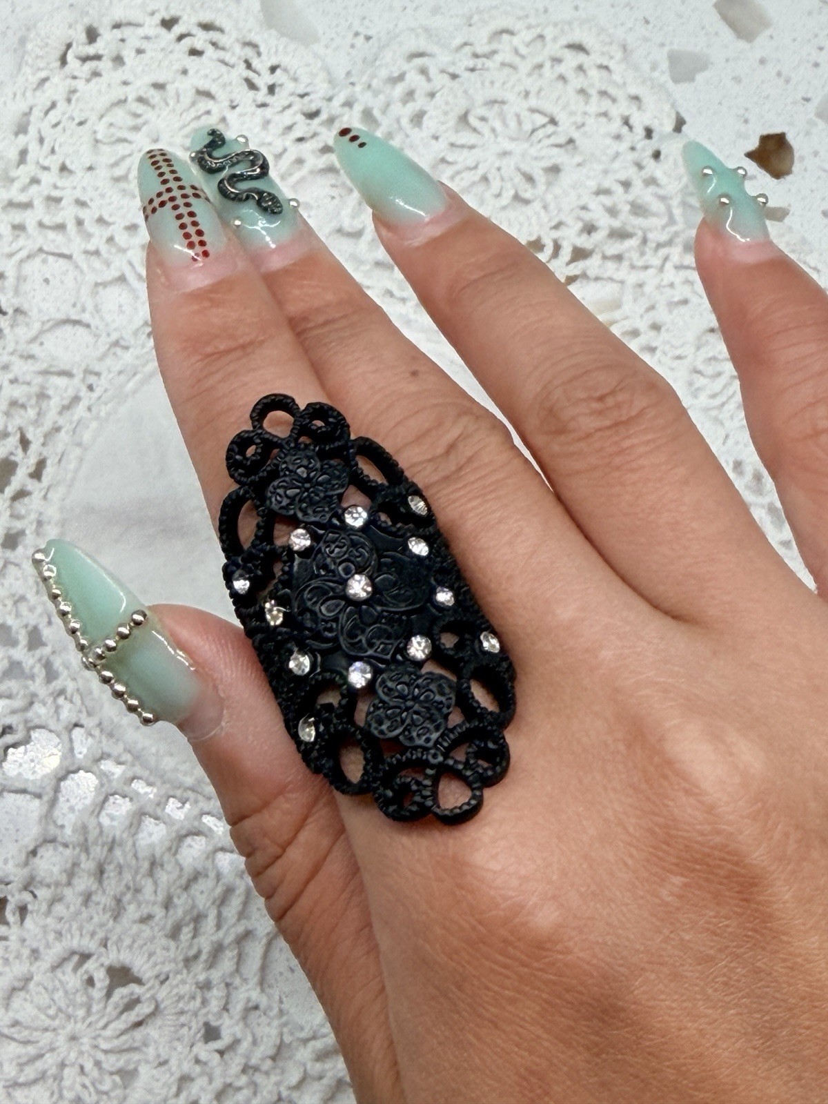 Black Full Finger Cocktail Fashion Ring Size 8