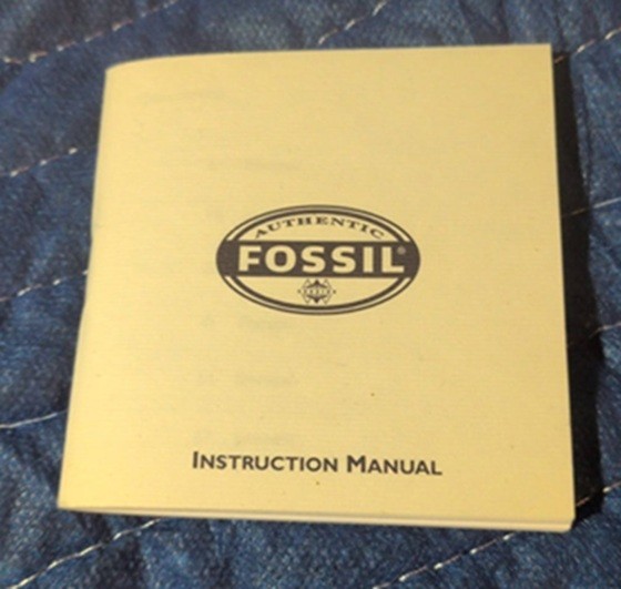 LADIES STAINLESS STEEL FOSSIL WATCH NEW IN BOX WITH NEW BATTERY
