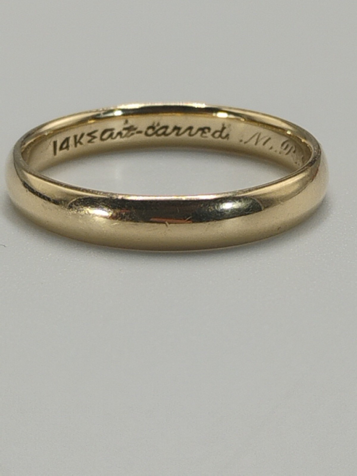 VTG 14K YELLOW GOLD ART CARVED MENS 5.8 MM WEDDING BAND RING 2.5 GRAMS SIZE 7