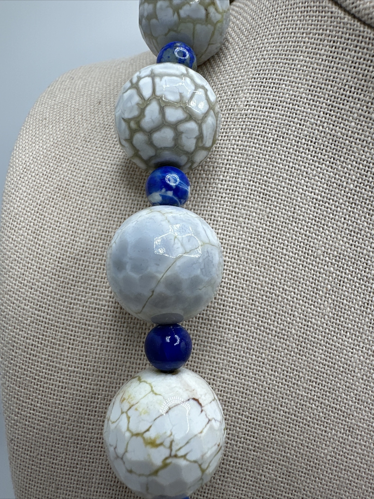 Mine Finds By Jay King Beautiful Cracked Agate & Lapis Lazuli Beaded Necklace