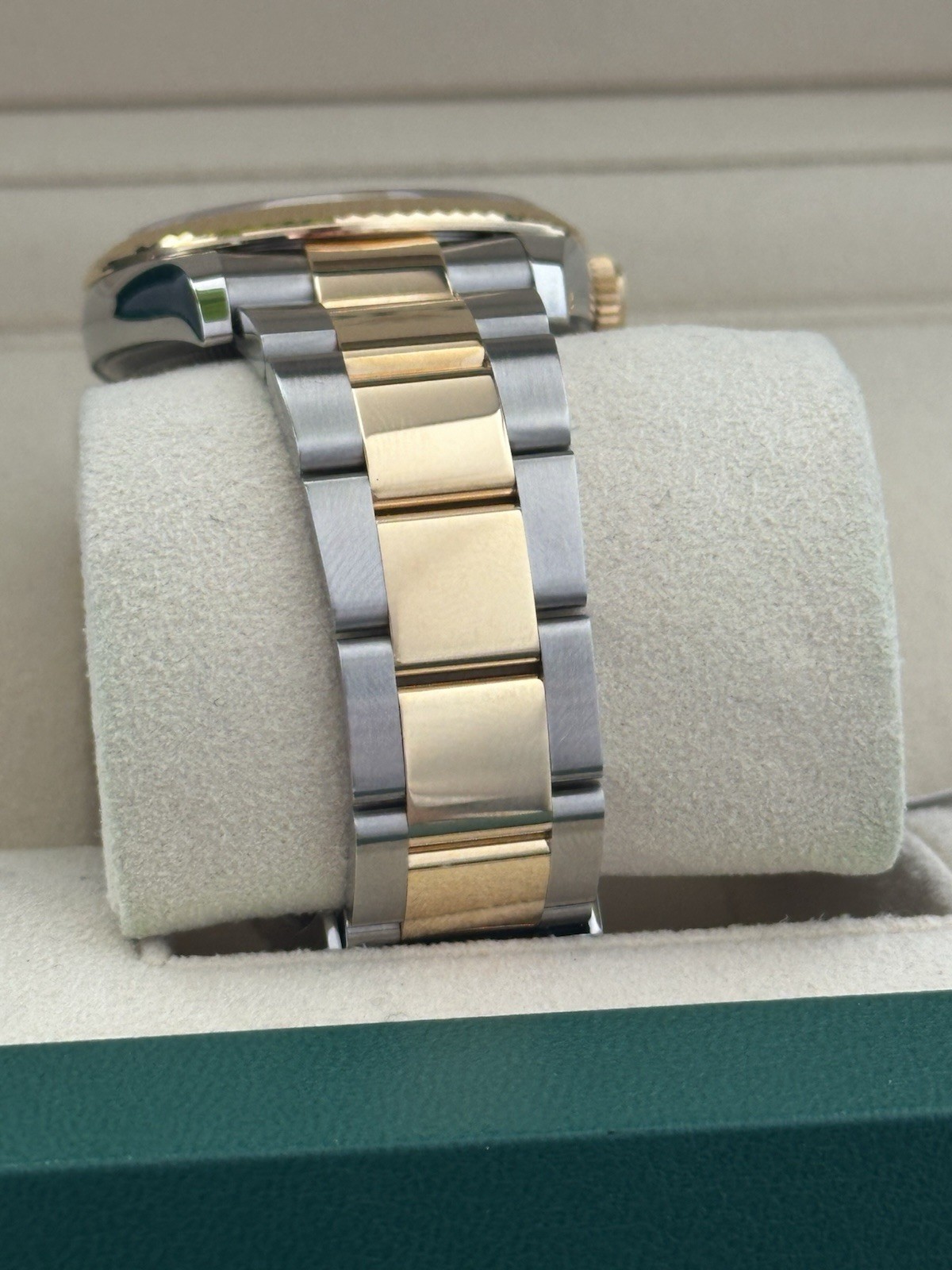 Rolex Oyster Palm Motif Datejust DISCONTINUED Full Set 126233 NEW 36mm Fluted