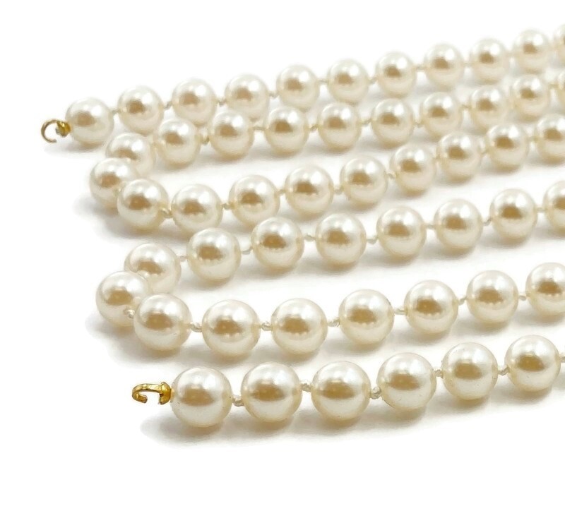 VINTAGE HAND KNOTTED GLASS 8mm. PEARL GOLD CLAMSHELL TIPPED 42″ SECTION R526