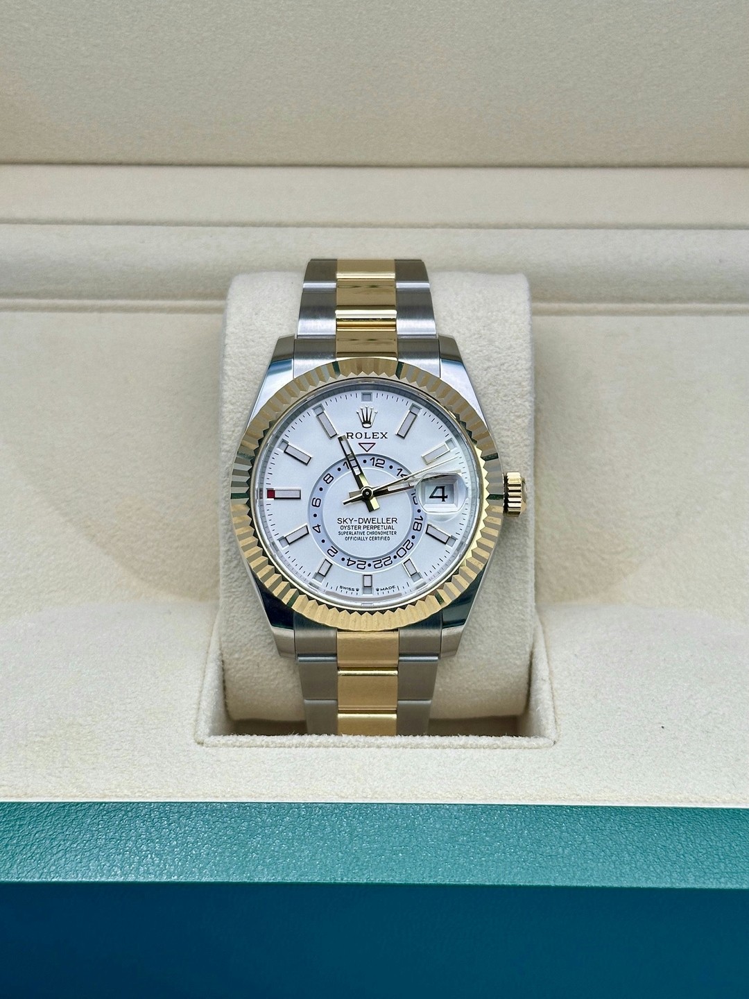Rolex 336933 2025 White Dial Box & Papers