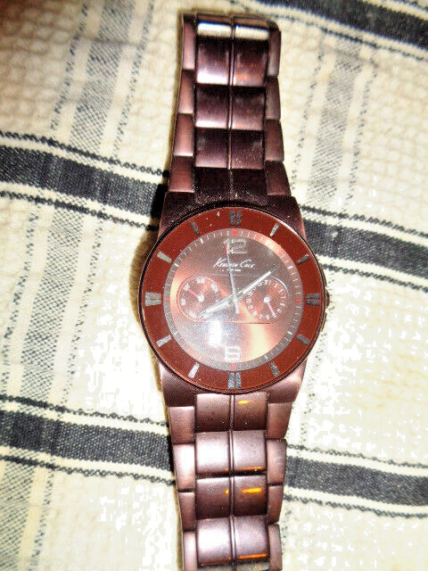 Kenneth Cole watch for men day/date indicator