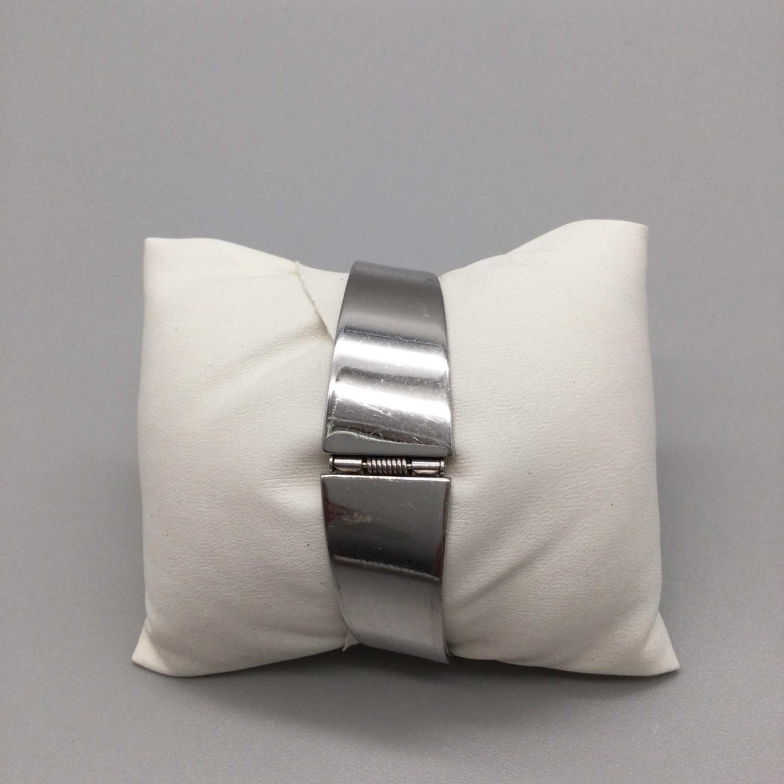 Vintage Marcel Boucher Womens Watch 22mm Silver Tone Bangle Manual Wind 6.5″