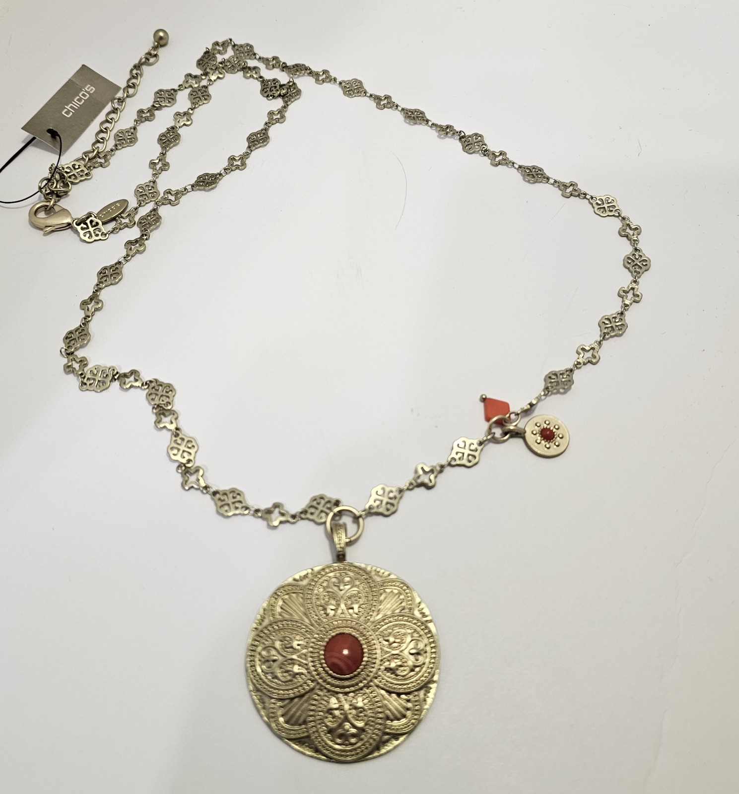 Chico’s Gold Tone Link Chain Necklace Round Medallion Coin Pendant Red Bezel NWT
