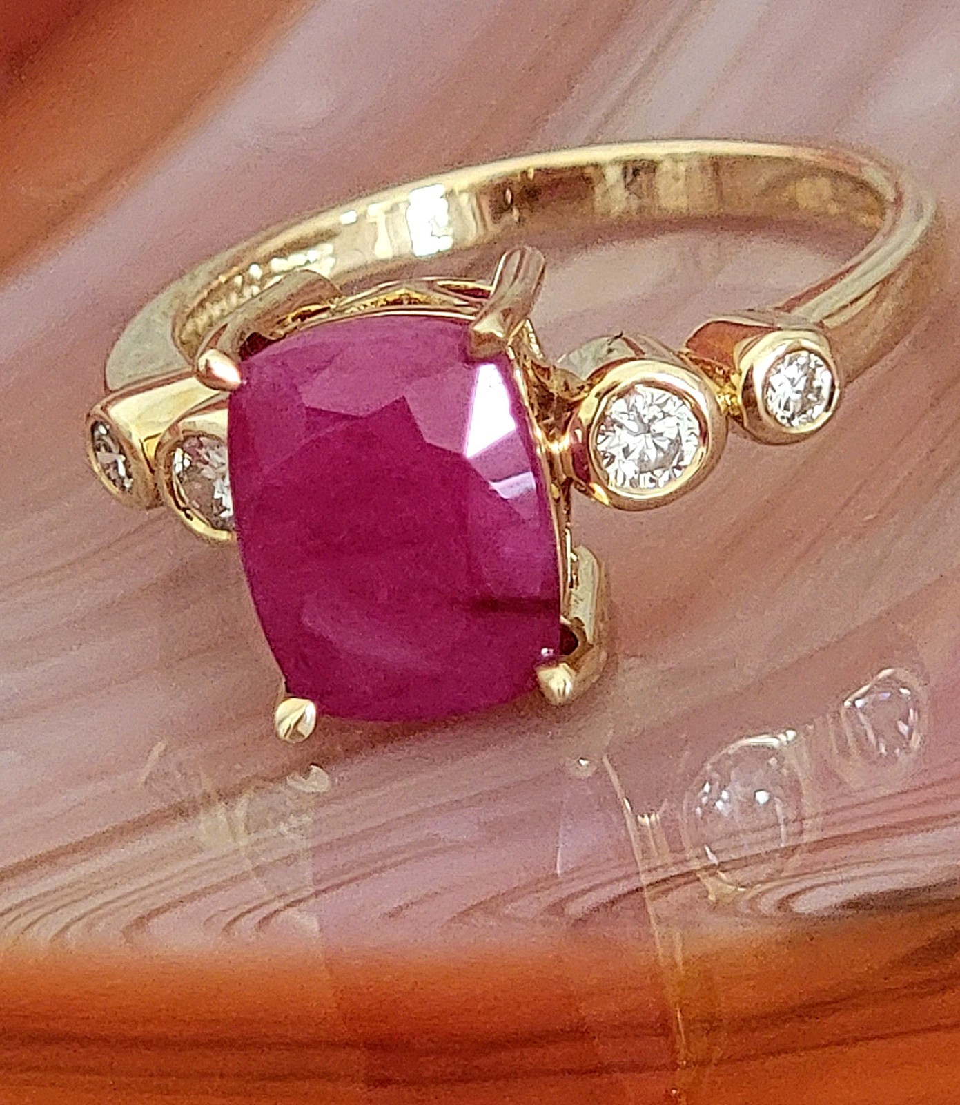 10K Yellow Gold 2.25 ctw Natural (heated only) Ruby 0.17 Diamond Ring Size 6 NEW