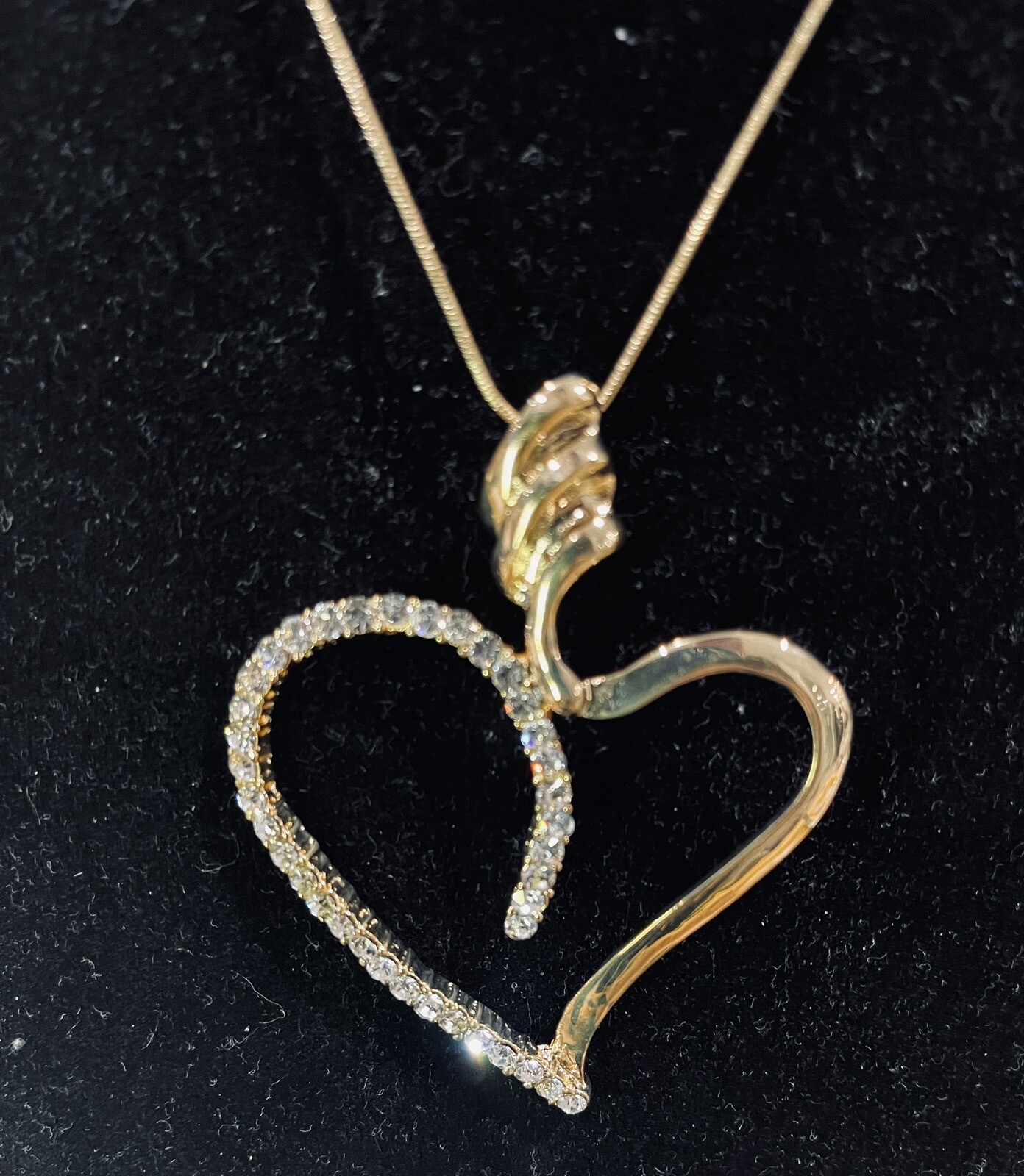 NIB LOVE HEART PENDANT ROUND CUBIC ZIRCONIA 18KT YELLOW GOLD PLATE 18″ CHAIN INC