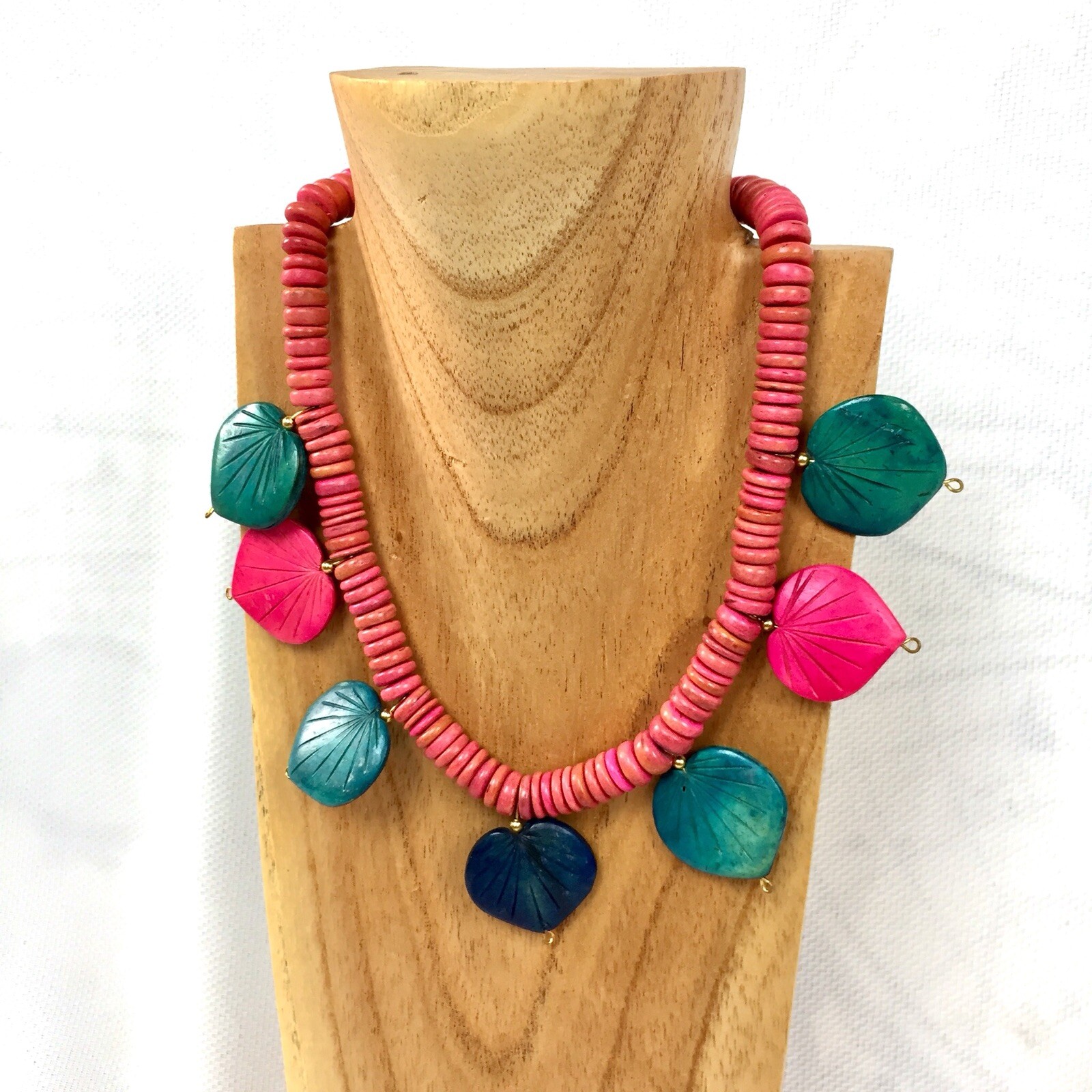 Vtg Tropical Wood Paradise Pink Leaf Necklace Womens Chunky Choker Necklace